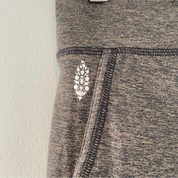 Free People Movement Infinity Leggings in Heather Khaki Green Medium - Picture 13 of 15
